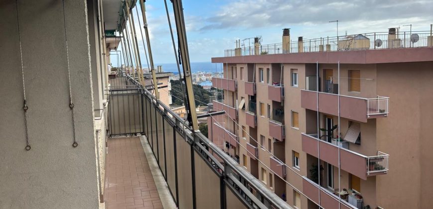 Via Ferrara ampi vani 7 balcone